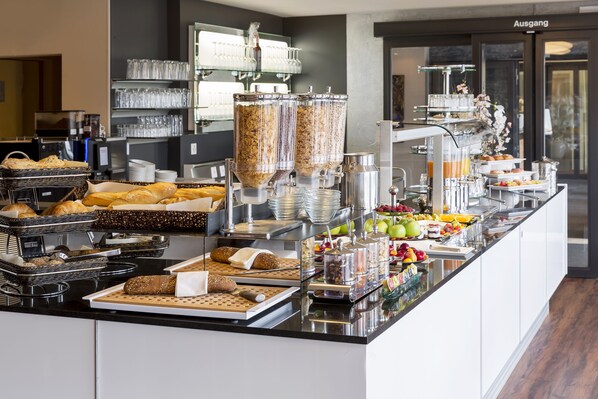 Daily buffet breakfast (CHF 20 per person)