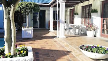 Habitación cuádruple Confort | Áreas de la propiedad