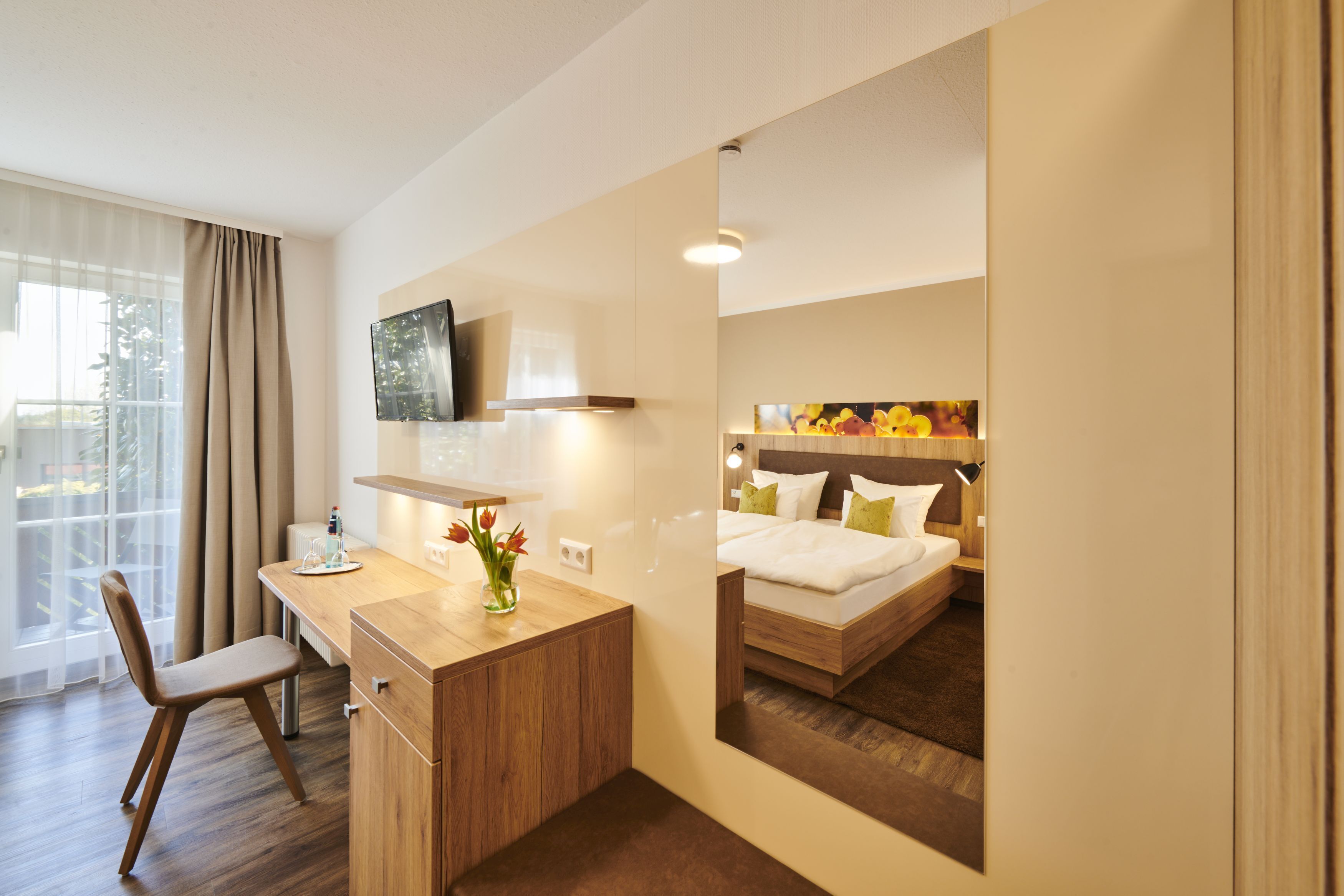 desk, soundproofing, free wifi