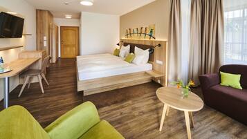 Desk, soundproofing, free WiFi