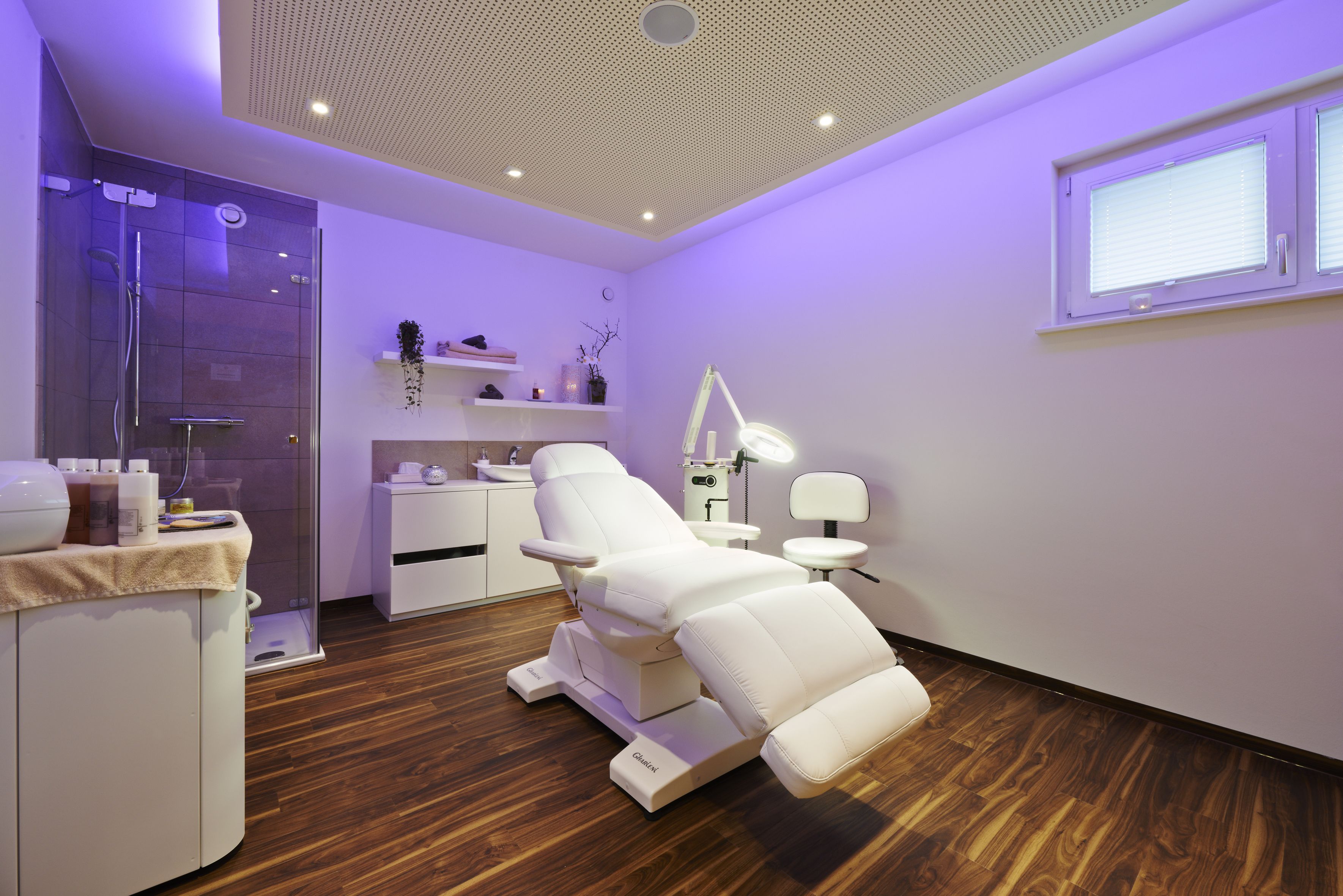 sauna, steam room, body treatments, hot stone massages