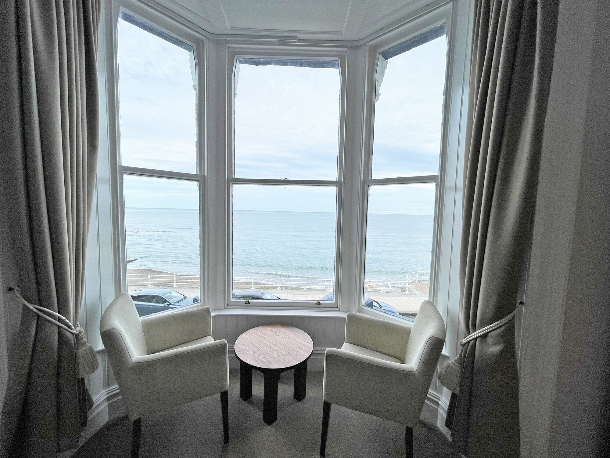 Family Room | Desk, iron/ironing board, free WiFi, bed sheets