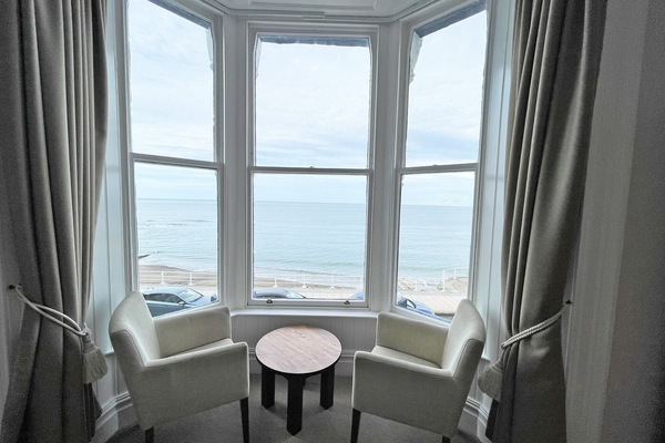 Family Room | Desk, iron/ironing board (on request), WiFi (free), bed sheets