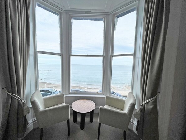 Una scrivania, ferro/asse da stiro, Wi-Fi gratuito, lenzuola