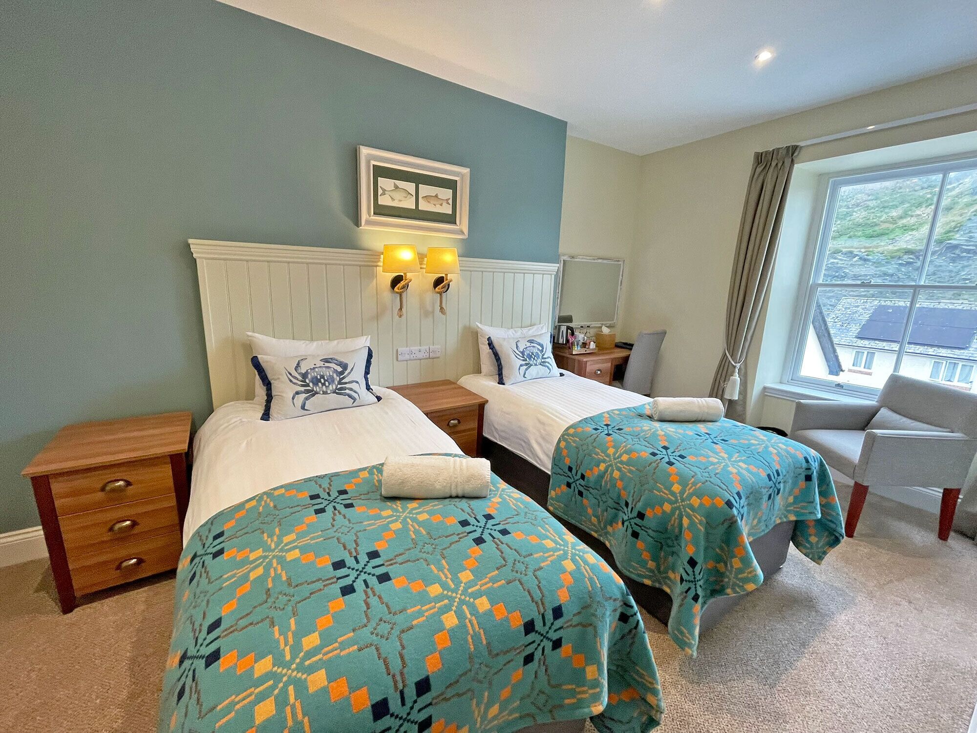 Økonomi-tomannsrom | Skrivebord, strykejern/-brett, wi-fi (inkludert) og sengetøy