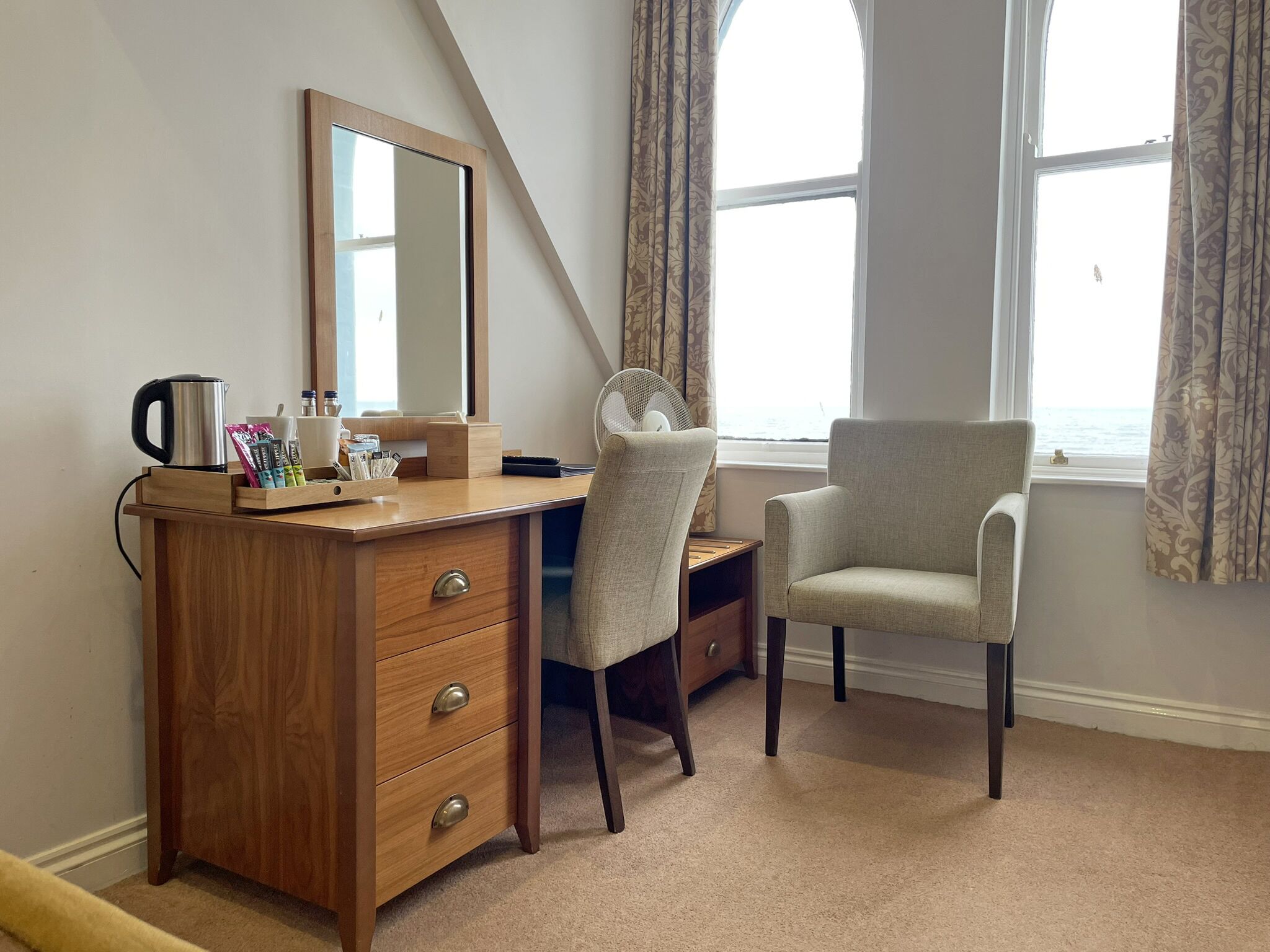 double room (3rd floor) | 1 bedroom, desk, iron/ironing board, free wifi