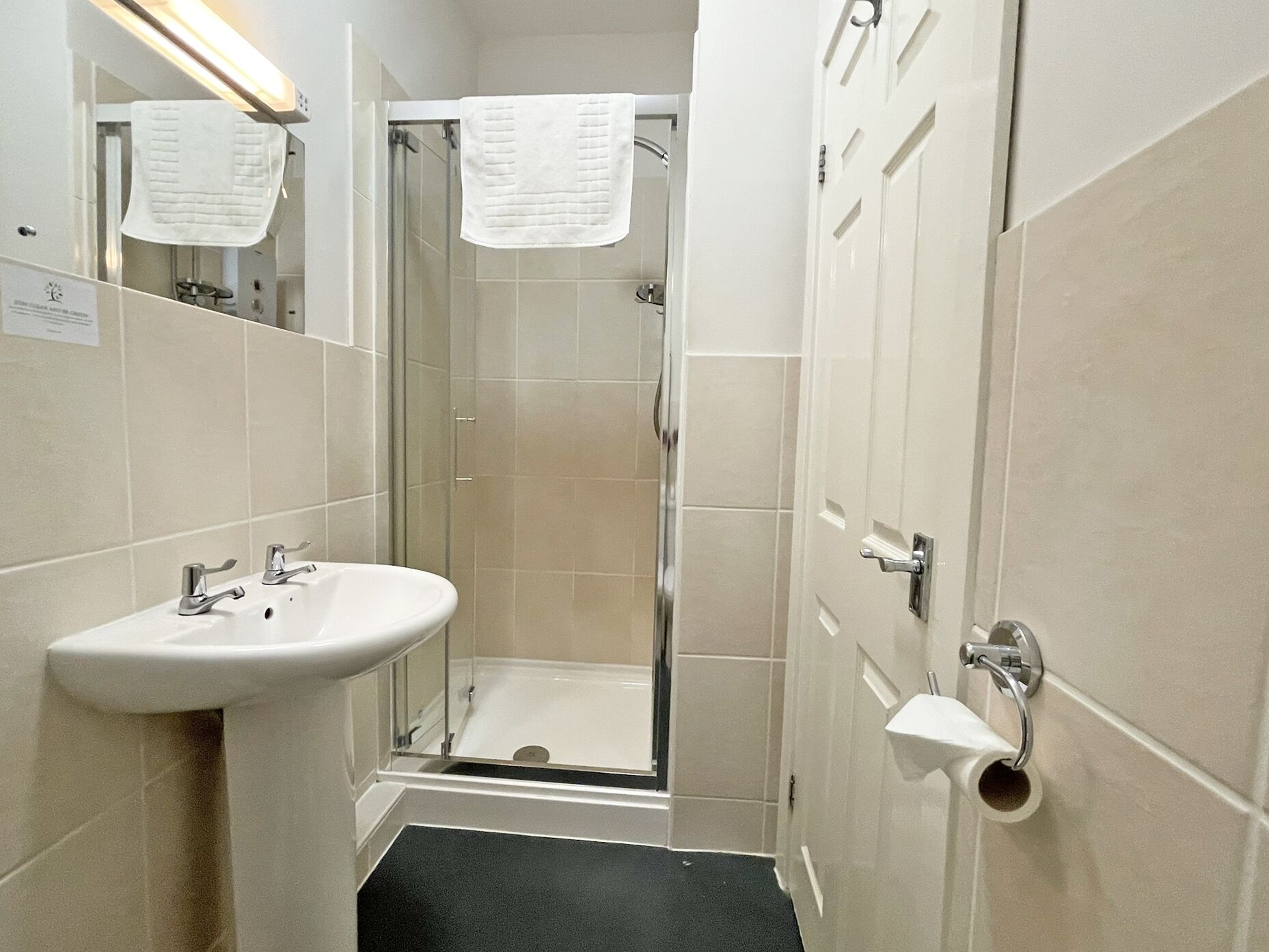 double room (3rd floor) | bathroom | shower, hair dryer, towels