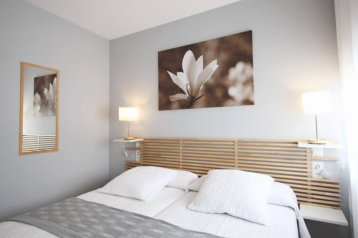 Desk, free cots/infant beds, rollaway beds, free WiFi