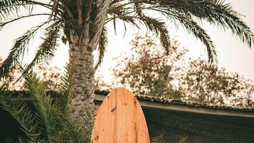 4 Bars/Lounges, Poolbar