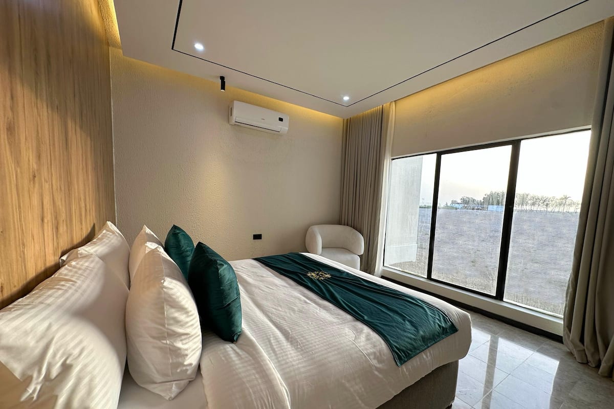 Deluxe Double or Twin Room | Minibar, Zimmersafe, Schreibtisch, Bügeleisen/Bügelbrett