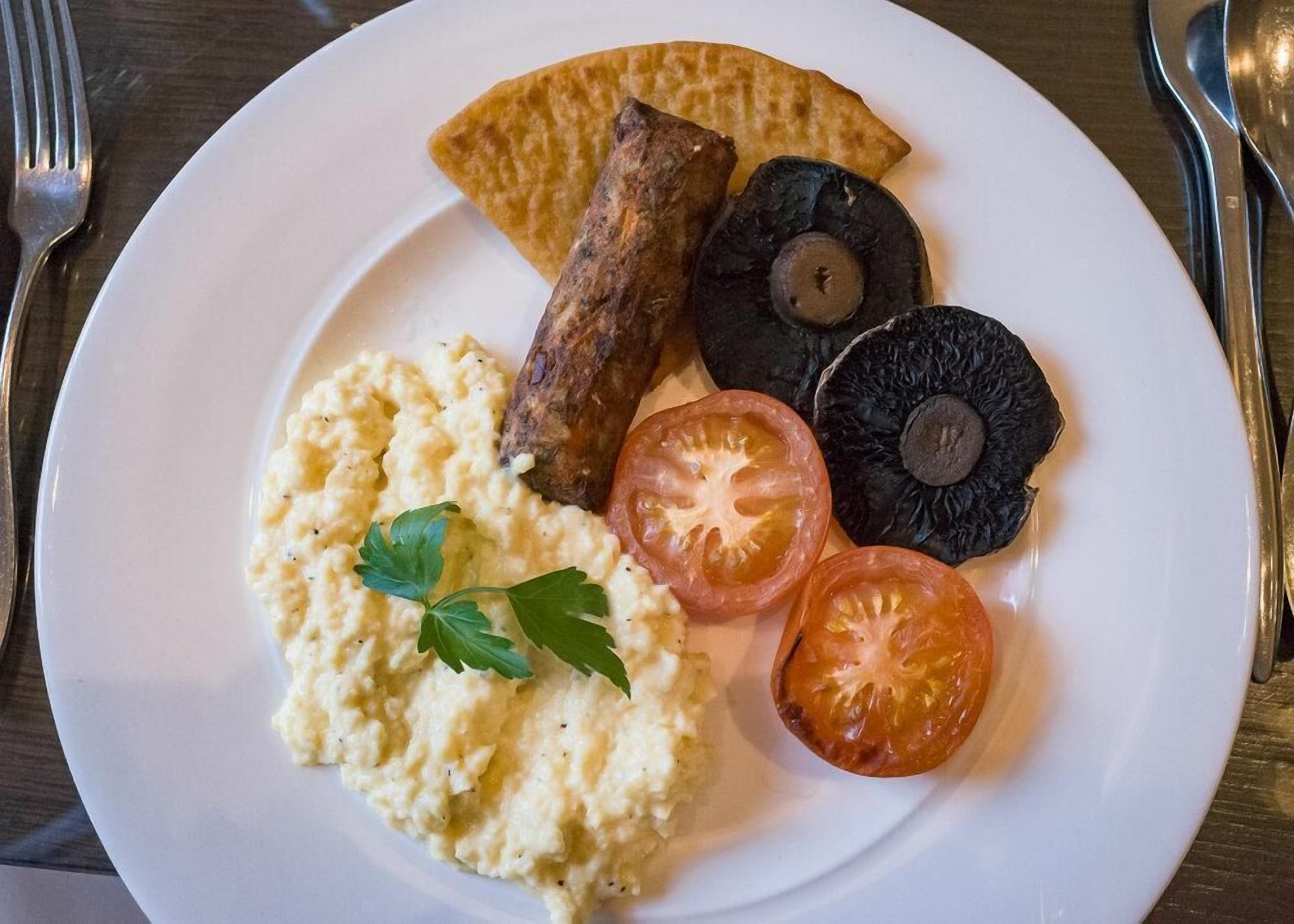 daily full breakfast (gbp 12.75 per person)