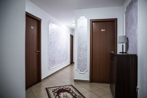 Hallway - La Casa (Bucharest)