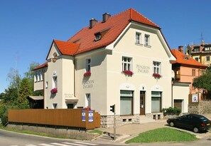 Front of property – evening/night - Pension Ingrid (Cesky Krumlov)