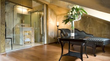 Junior Suite Sea View | 1 ๊ฐ์ ์นจ์ค, ์ ์๊ทน์ฑ ์นจ๊ตฌ, ๋ฏธ๋๋ฐ, ๊ฐ์ค ๋ด ๊ธ๊ณ