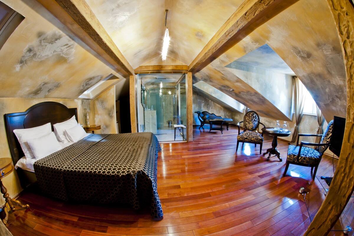 junior suite sea view | living room | tv