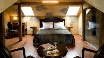 1 bedroom, hypo-allergenic bedding, minibar, in-room safe