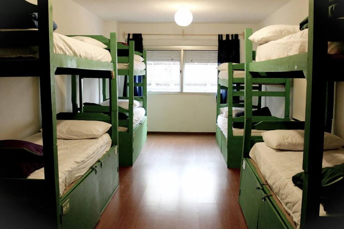 WiFi (free), bed sheets