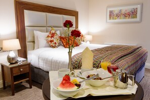 Hypo-allergenic bedding, desk, iron/ironing board, free WiFi - The Grand Hotel (Tralee)