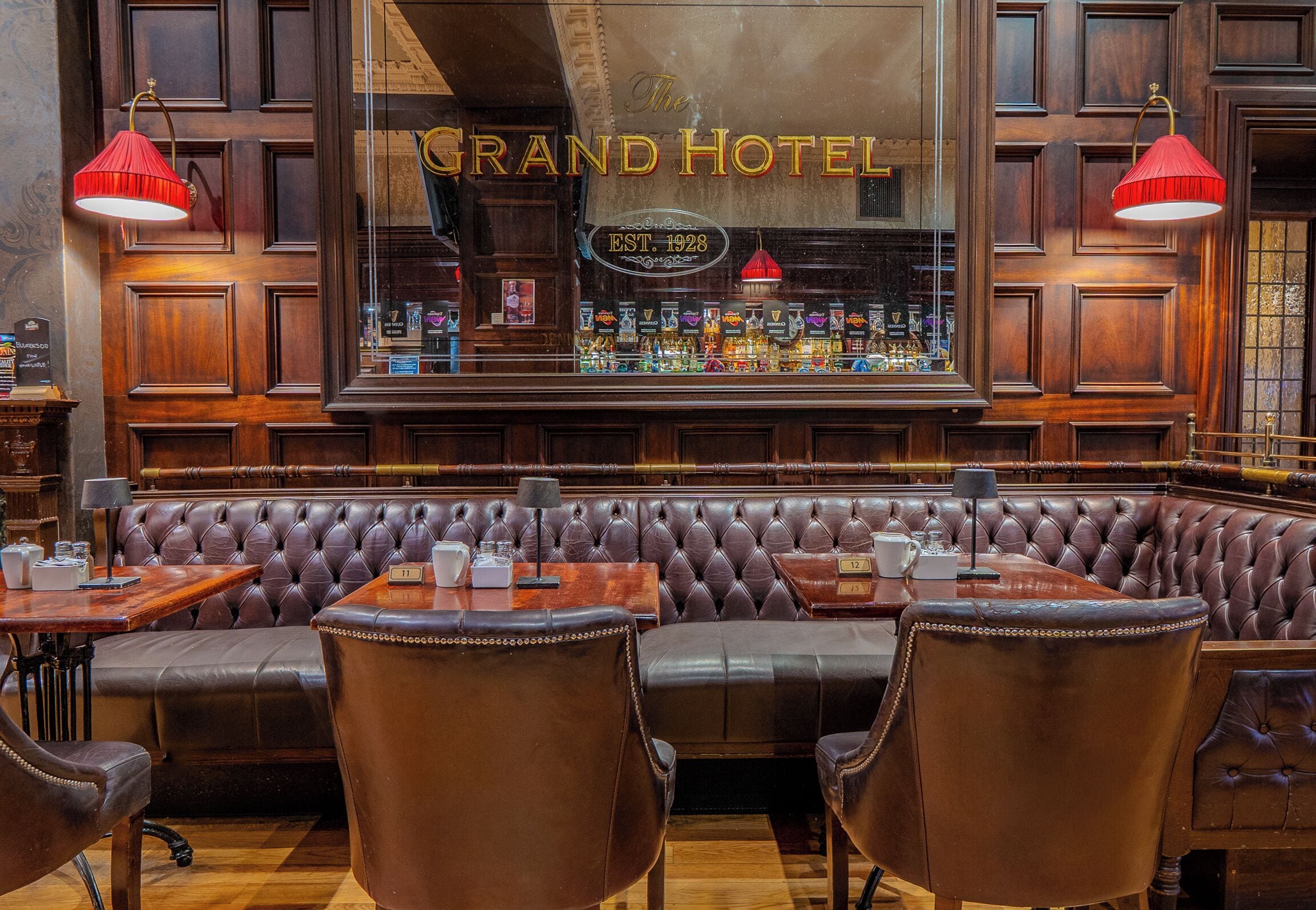 2 restaurants; breakfast, lunch and dinner served 