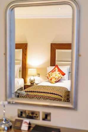 Family Room | Hypo-allergenic bedding, desk, iron/ironing board, free WiFi - The Grand Hotel (Tralee)