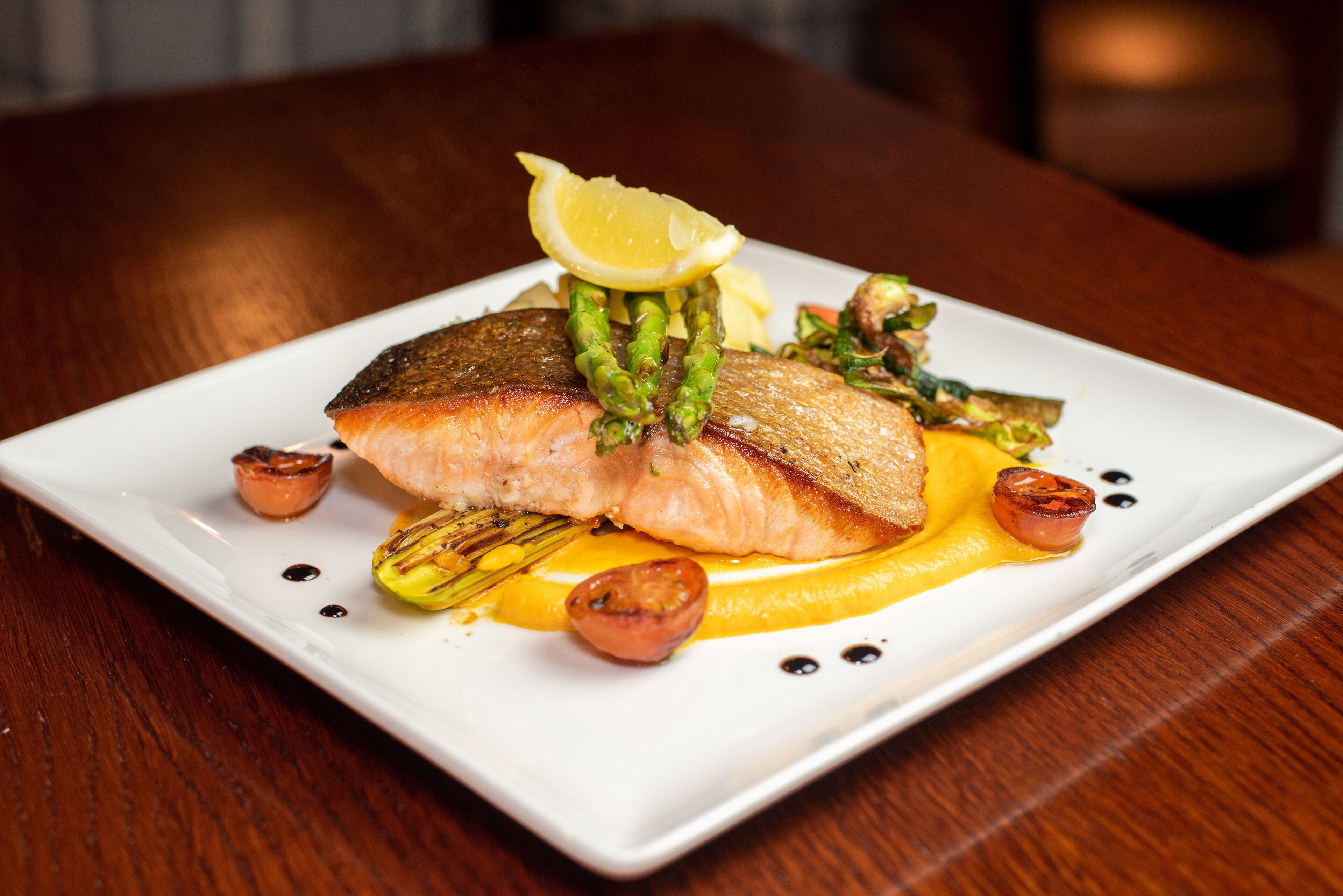 2 restaurants, breakfast served