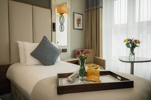 Single Room | Hypo-allergenic bedding, desk, iron/ironing board, free WiFi - The Grand Hotel (Tralee)