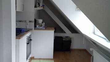 電冰箱、微波爐、爐台、洗碗機