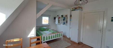 Appartement (1 Person) | Aire de séjour | Téléviseur à écran plat, lecteur de DVD