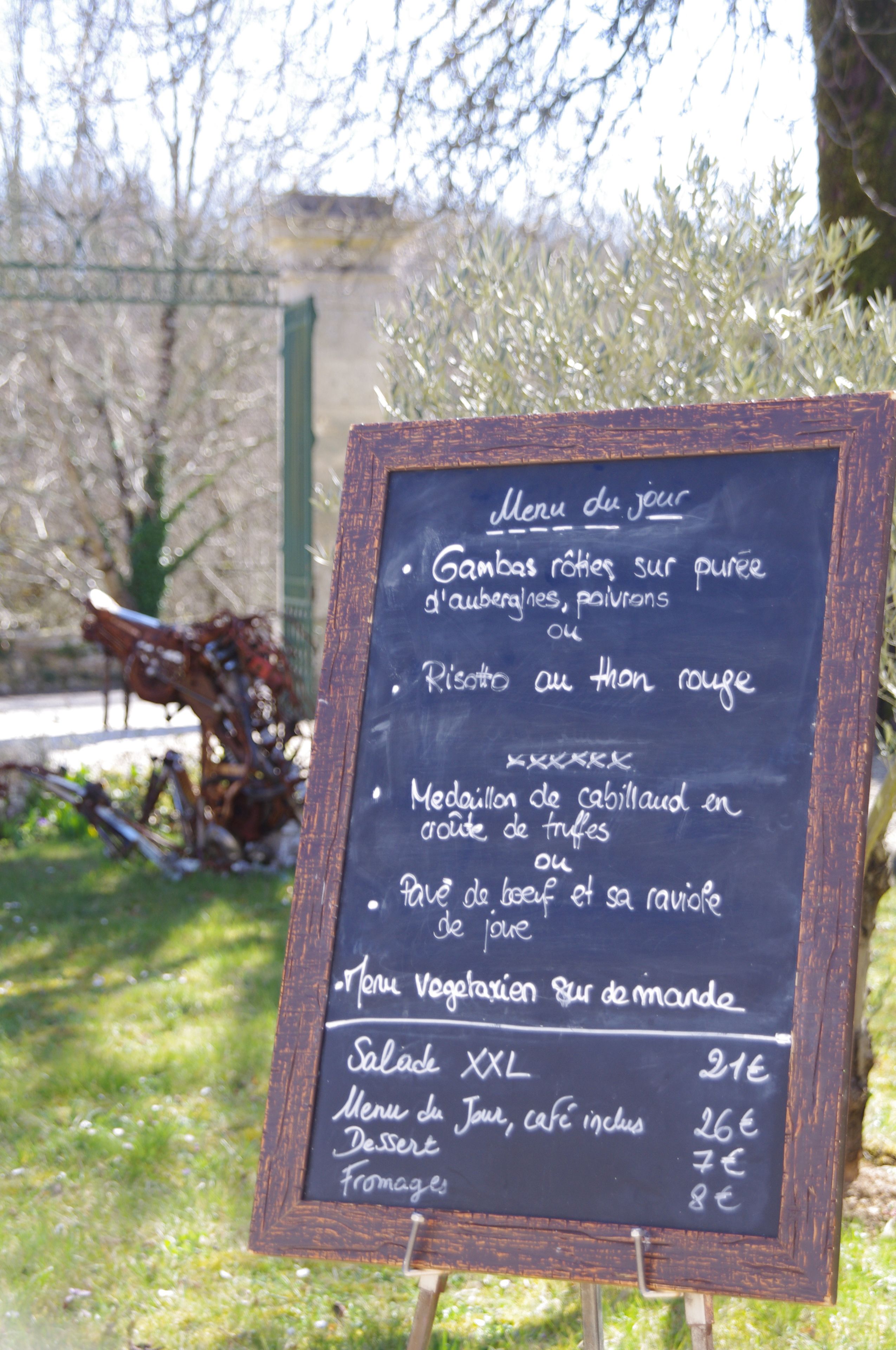 2 restaurants, lunch, dinner served; french cuisine