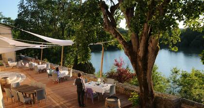 Logis HĂŽtels Domaine du ChĂątelard