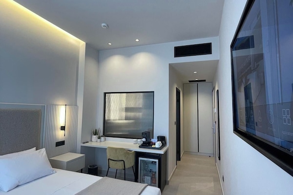 Superior Double Room with Balcony | Hypo-allergenic bedding, minibar, in-room safe, soundproofing