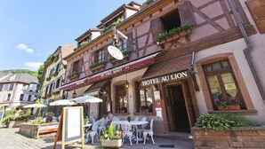 Front of property - Hôtel Au Lion (Ribeauvillé)