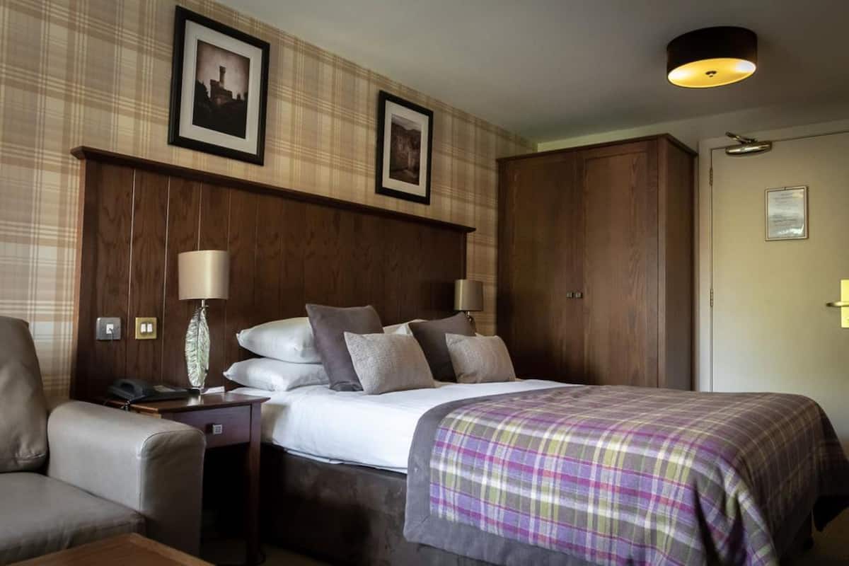 In-room safe, iron/ironing board, free WiFi, bed sheets