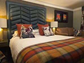 Compact Double - Disability Access | Ropa de cama de alta calidad y caja de seguridad en la habitación 