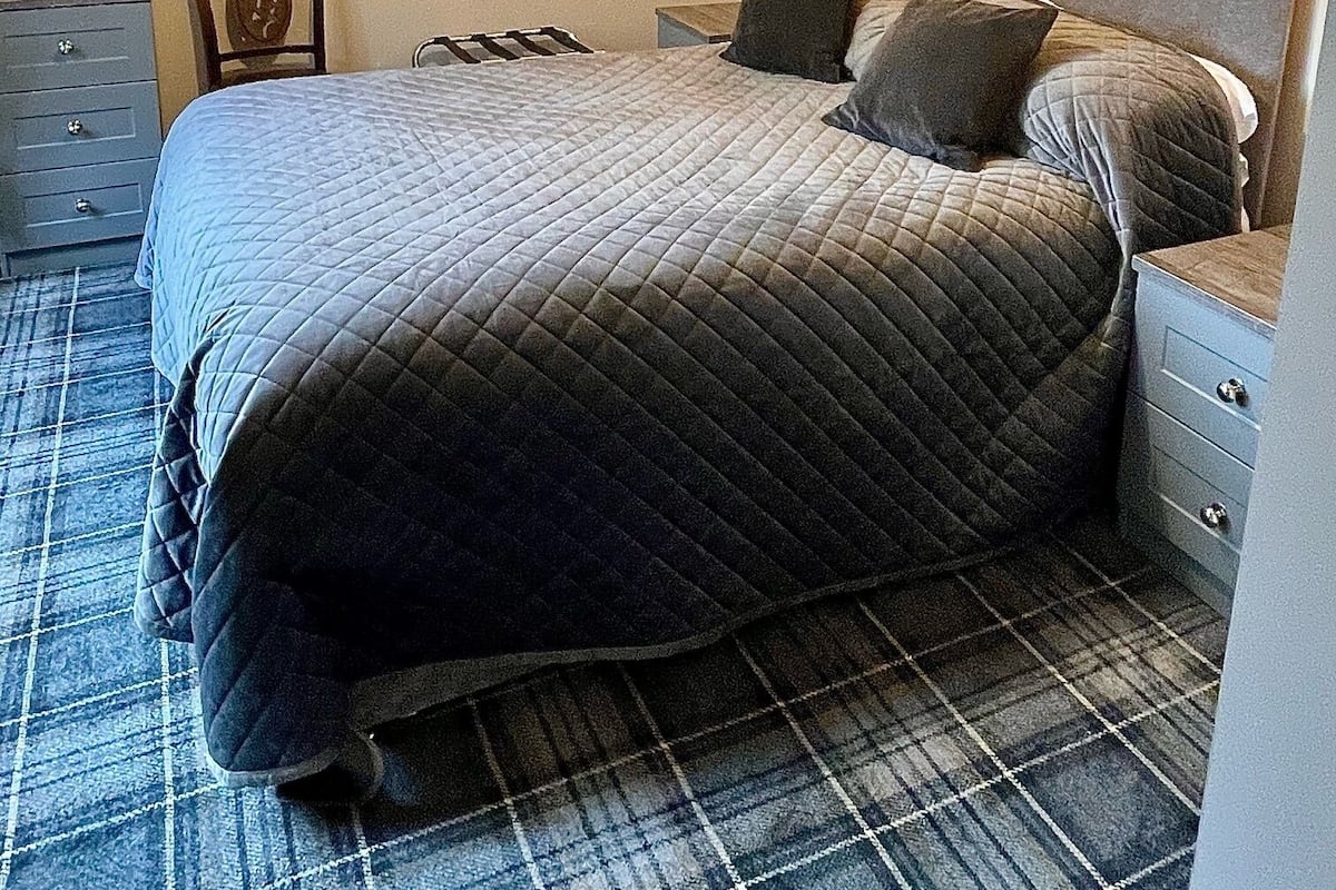 Family Studio | In-room safe, iron/ironing board, free WiFi, bed sheets