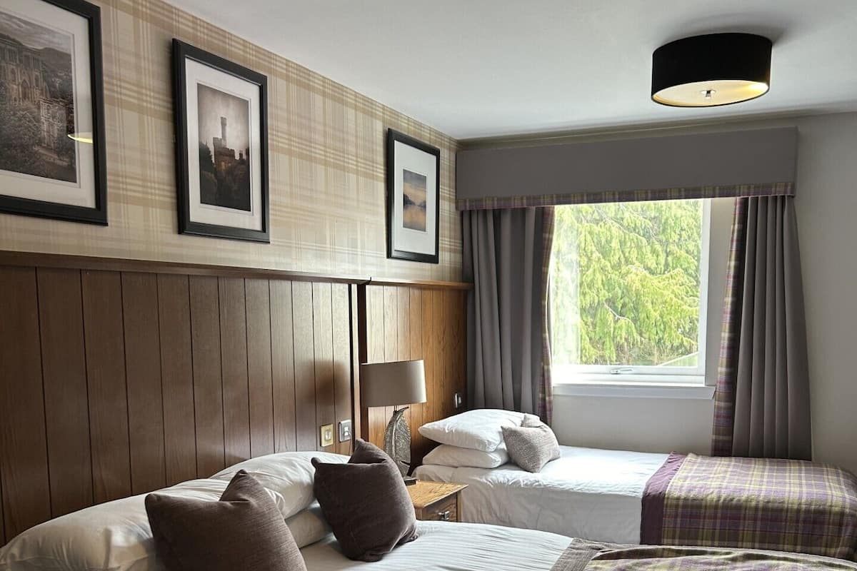 Junior Room | In-room safe, iron/ironing board, free WiFi, bed sheets