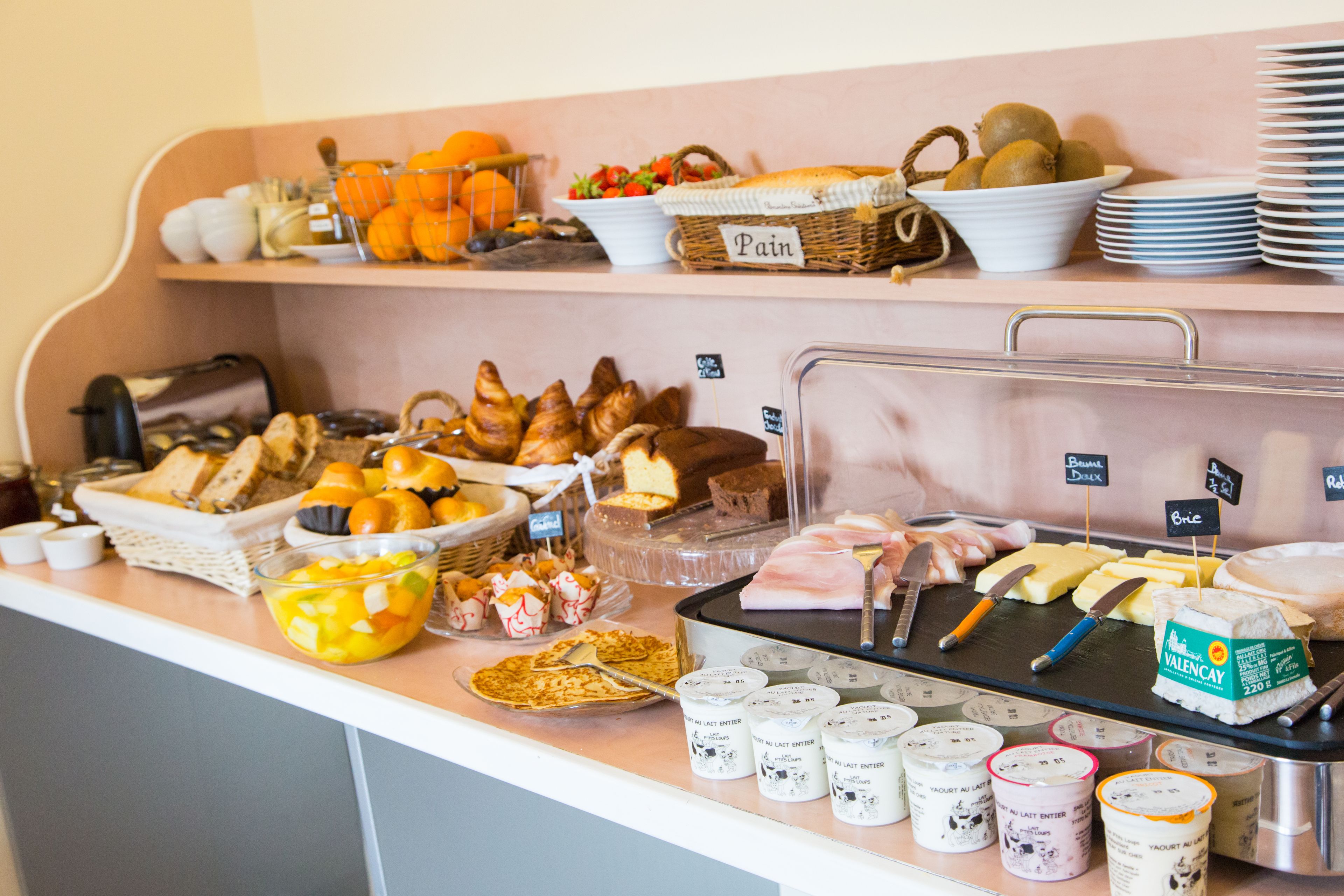 daily continental breakfast (eur 14 per person)