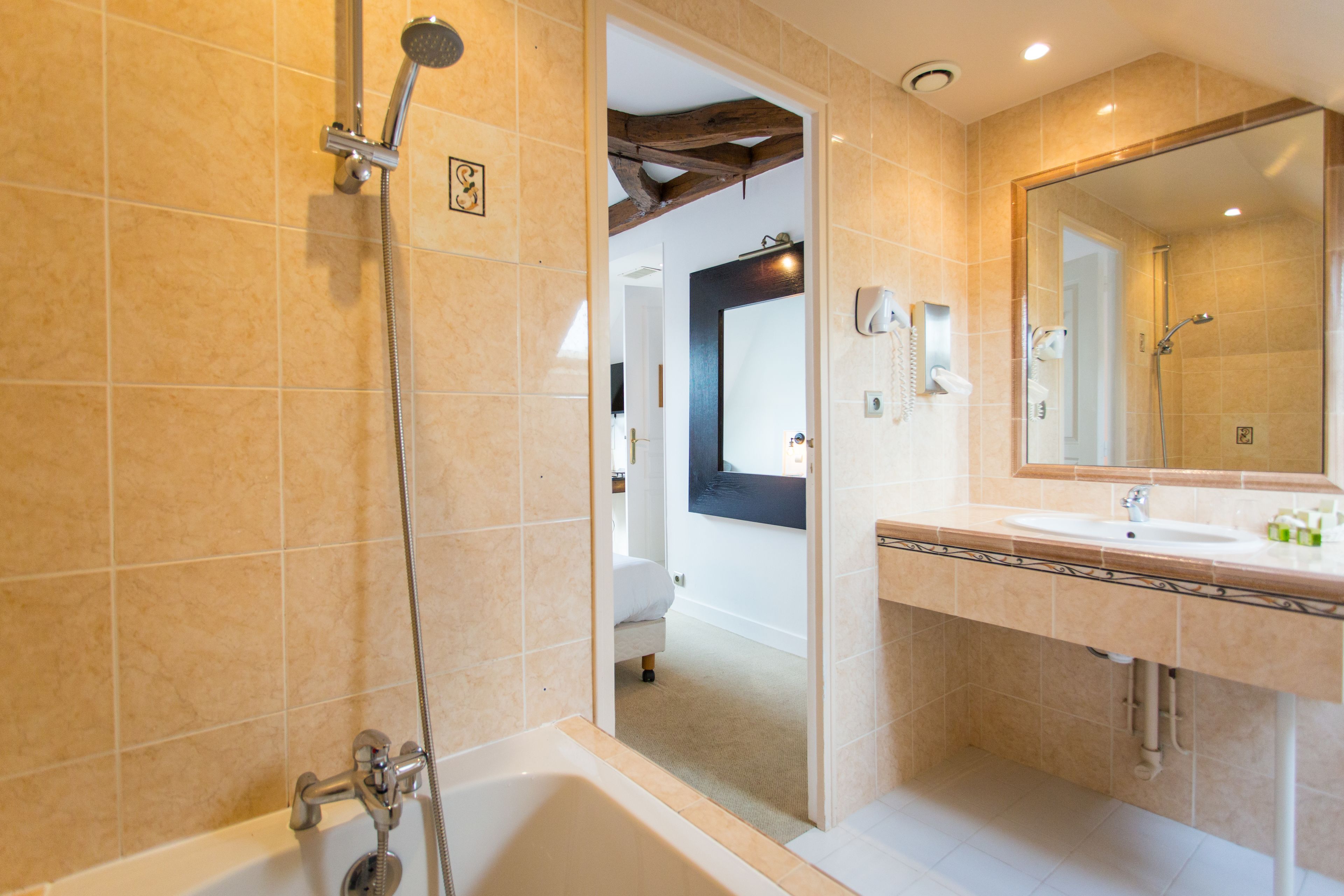 classic single room | bathroom | designer toiletries, hair dryer, bathrobes, towels