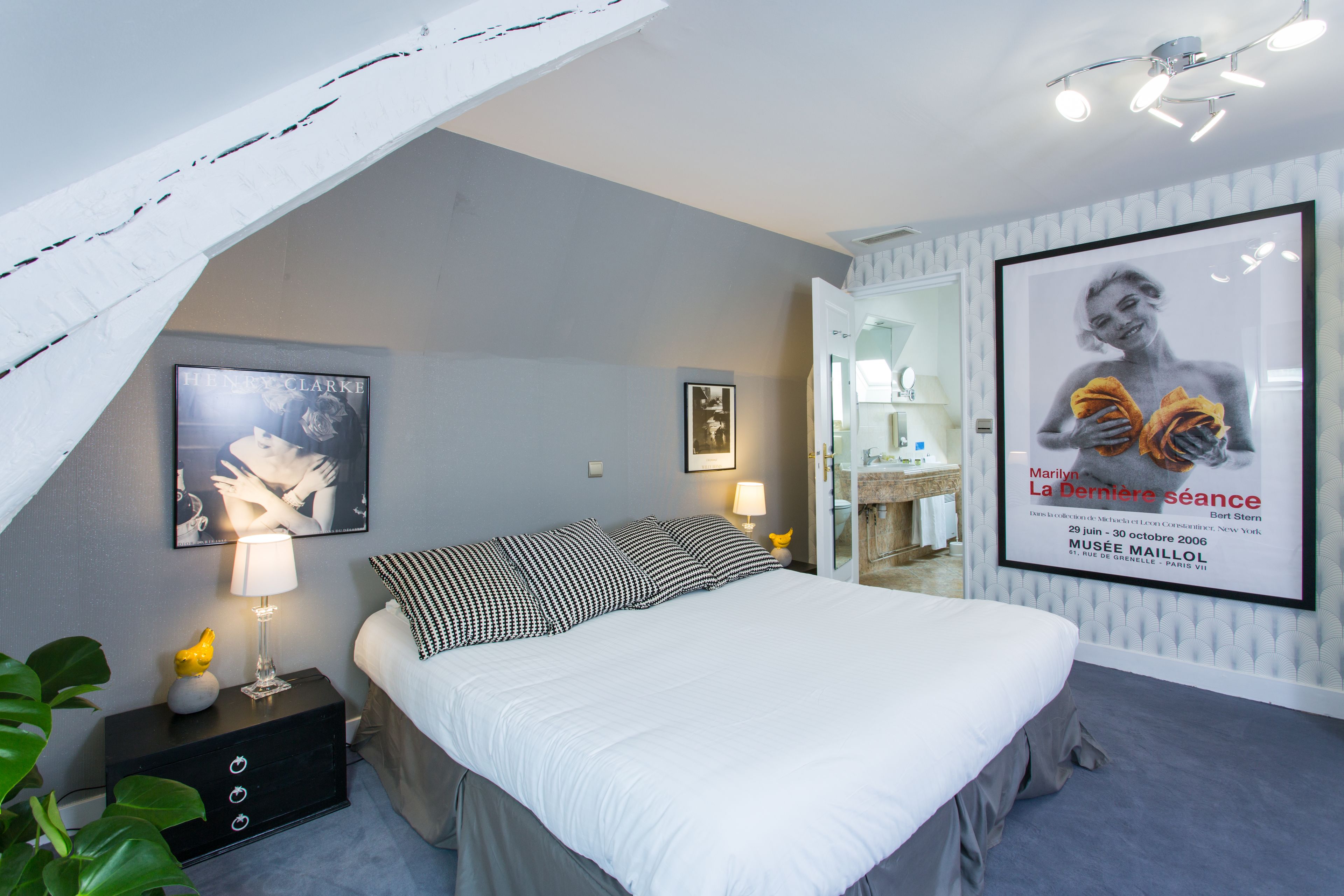 classic double room | 1 bedroom, premium bedding, minibar, in-room safe