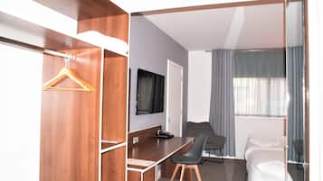 Superior Quadruple Room | Desk, free WiFi, bed sheets
