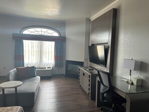 Una televisión de pantalla plana