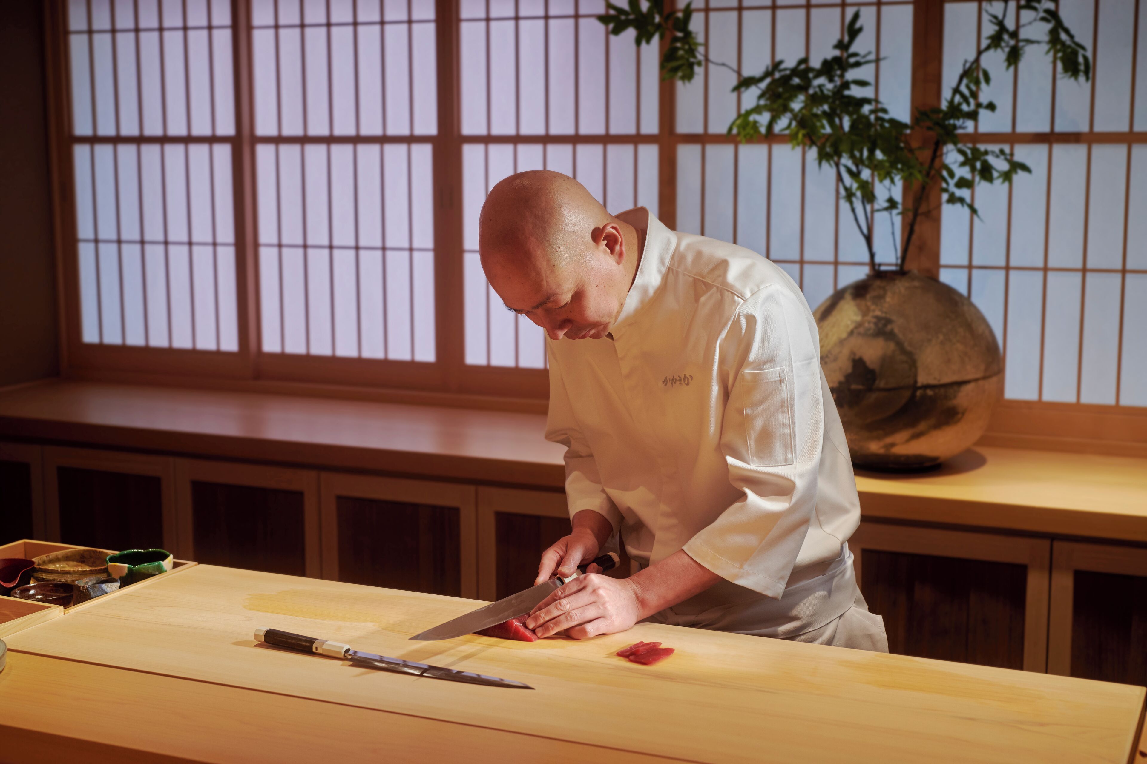 2 restaurants, breakfast, lunch, dinner served; american cuisine