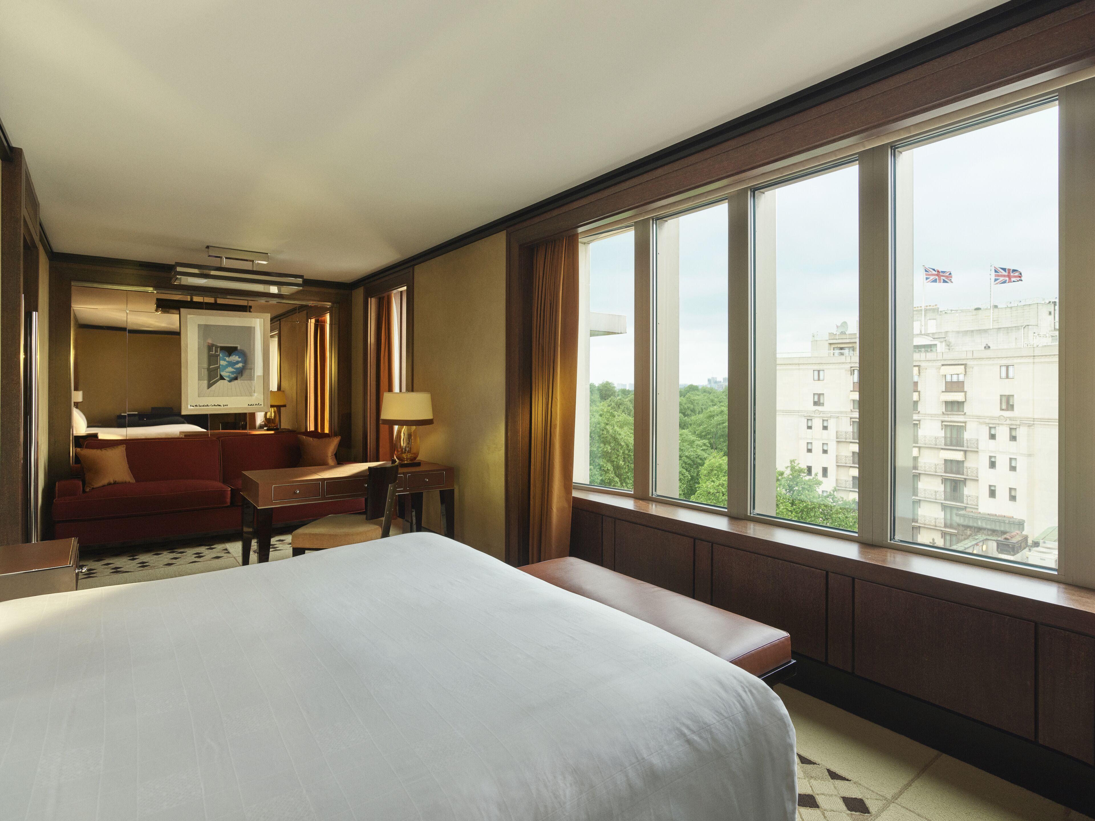 studio, park view | living area | 46-inch flat-screen tv with cable channels, tv, ipad