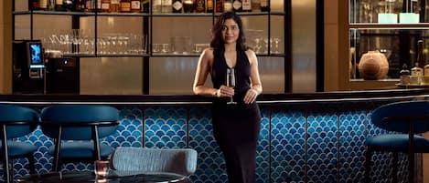 Cocktail bar