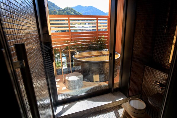 豪華客房, 非吸煙房 (JPModern w/OpenAirBath,meal@Chefsroom) | 浴室 | 免費梳洗用品、風筒、拖鞋、智能廁板座廁