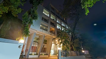 Mặt tiền nơi lưu trú