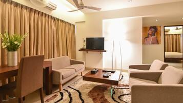 Studio Deluks, pemandangan kota (Suites-2BHK) | Area keluarga | TV