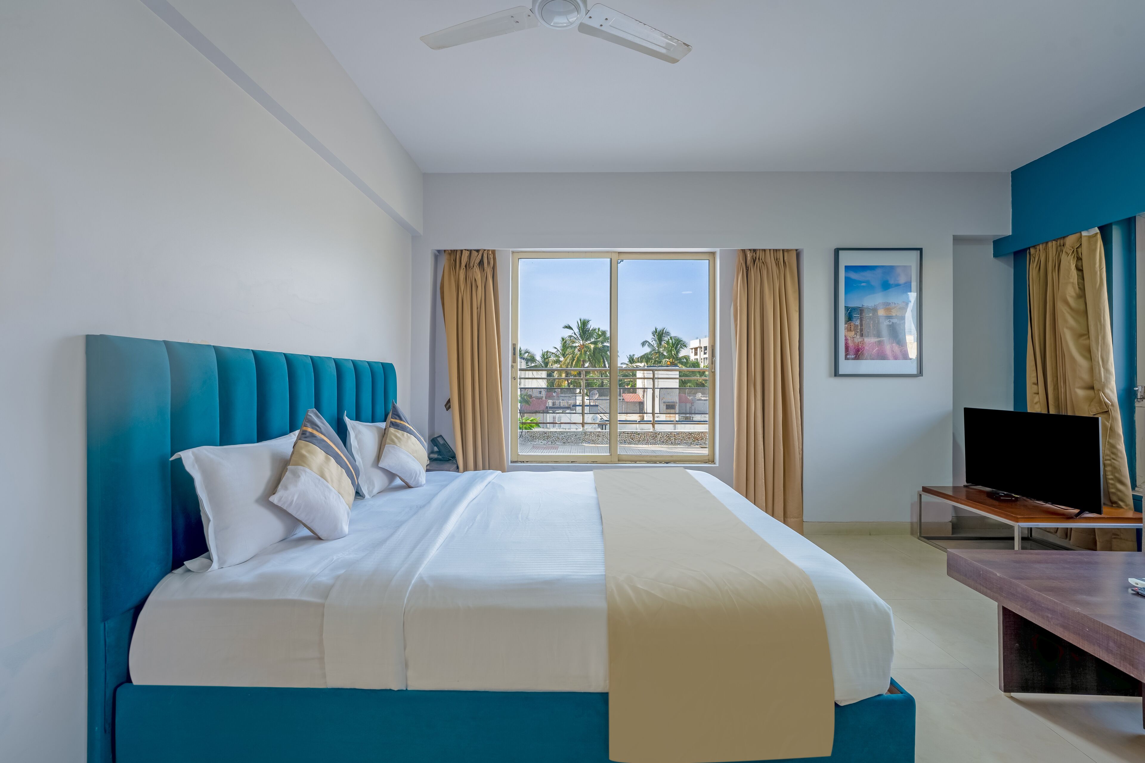 Deluxe Studio, Balcony | Individually furnished, desk, blackout curtains, free WiFi