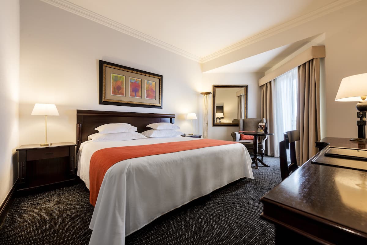 Suite | 1 bedroom, premium bedding, minibar, in-room safe