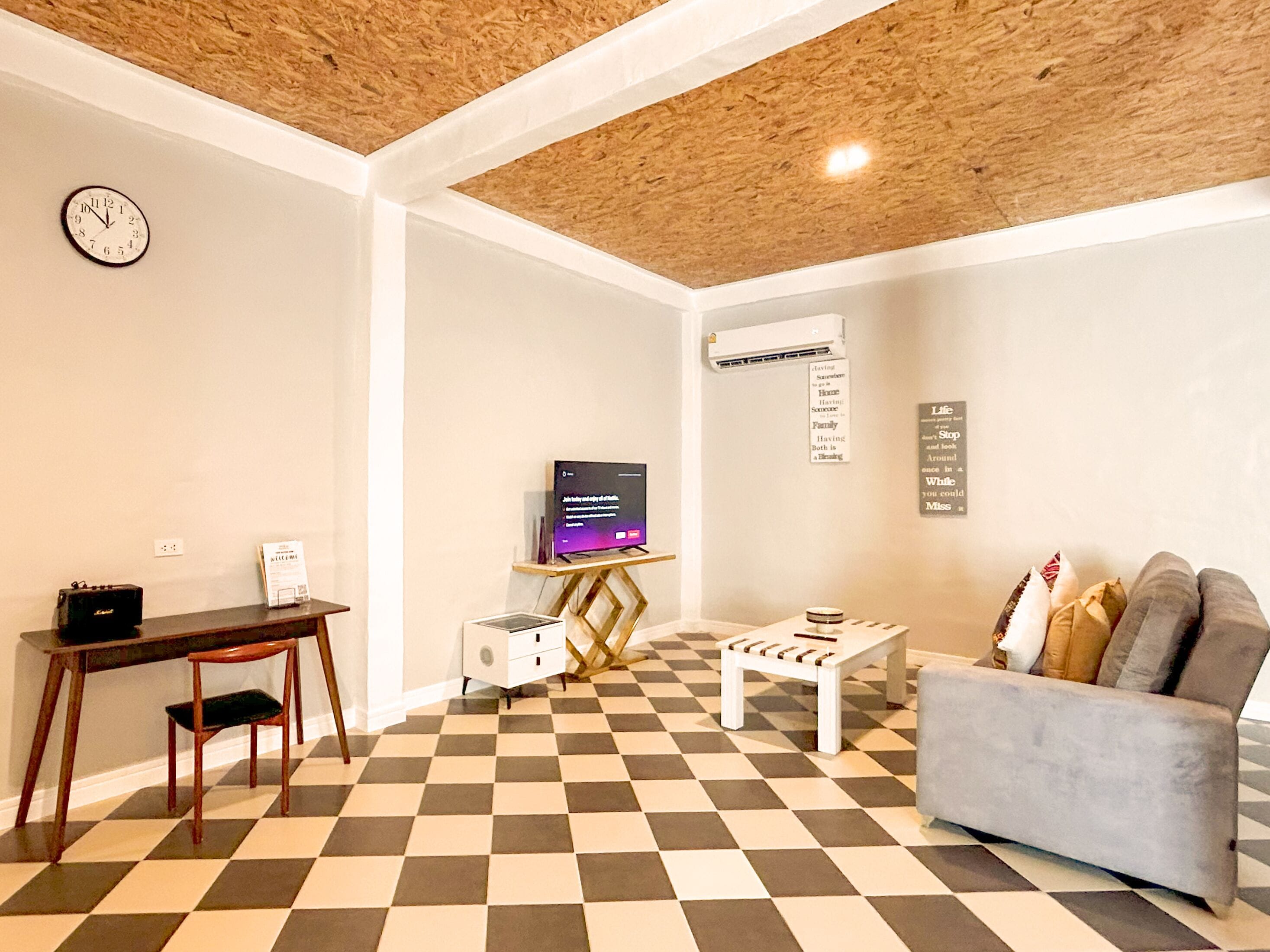 family suite | television